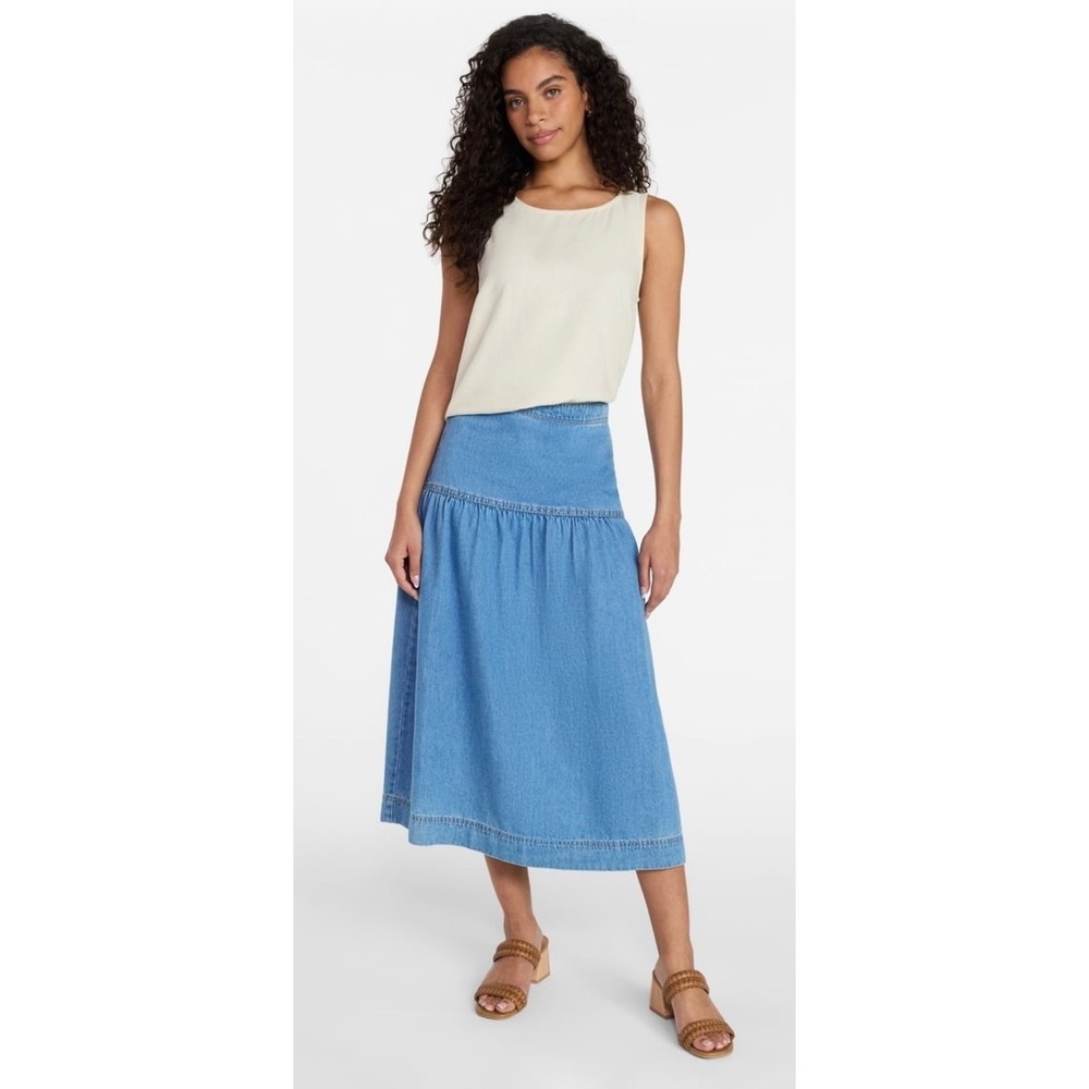 Time and Tru Drapey Denim Skirt Light Wash Tiered Midi Skirt Size 8 NWT - Picture 4 of 5